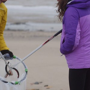 10K views · 1.1K reactions | Kids Against Plastic utilisent les réseaux sociaux comme tremplin pour leurs actions. #DefyLogic | Logitech | Facebook