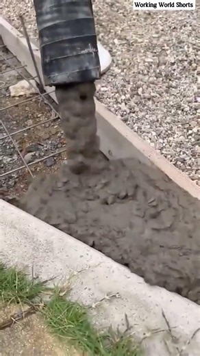🏗️🧱 Pouring Concrete Driveway Pathway Using Truck Boom Pump Hose