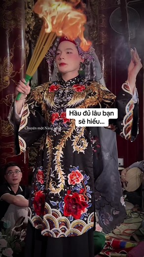 Hầu đủ lâu bản sẽ hiểu: - 3 năm thử lính, 9 năm thử đồng cũng chỉ là con số. Tiên Thánh thử tâm, khảo ý đệ tử cả đời. Vì là cả đời làm con các Ngài nên không bao giờ các Ngài buông tay. Cốt ra là để tu tập, nên chẳng bao giờ là hết khảo cả. Chỉ cần vững tâm, mọi chuyện khắc qua. - vất vả trước, an yên về sau. Qua cơn bĩ cực tới hồi thái lai là câu dành cho những người căn số. Vì vất vả mà mới giác ngộ mà tu tập. Tự bồi phước cho bản thân rồi sẽ đến ngày nhận thành quả. Mình ra hầu 9 năm, nhưng s