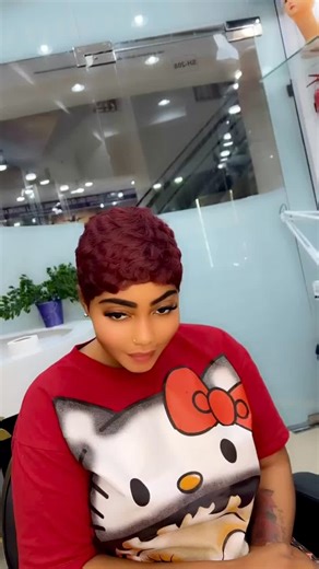 Embracing Beauty with Confidence💋😍