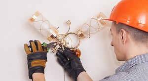 Fixer une applique murale : comment ?