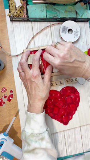 160K views · 3.5K reactions | Buttons are beautiful! Had to make a button heart this Love season. I hope you enjoy watching! Thanks for your continued support. xoxo Billie | Made Bayou | Facebook