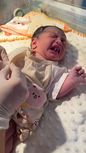 204K views · 1.8K reactions | Baby just delivery and after dressing | Newborn babies | Facebook