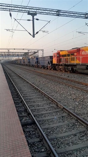 High Speed Freight Train | Powerful Diesel Engine | #indian #railway