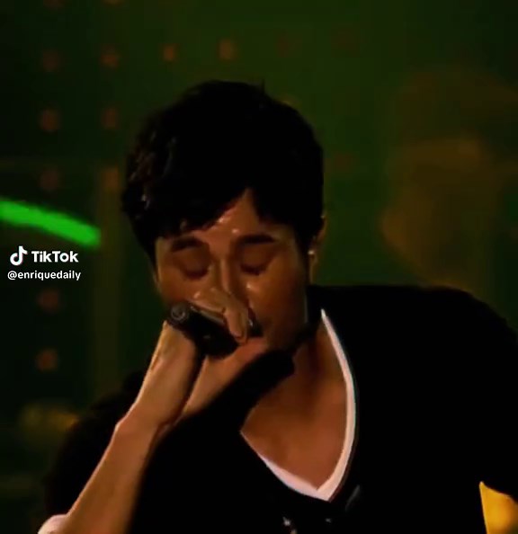 🎶All I Need Is The Rhythm Divine 🎶 #EnriqueIglesias #Enrique #Iglesias #KingOfLatinPop #Singing #FYP #King #Music #Latin #Spanish #LatinPop #Icon