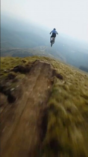 RISQUÉ 😵‍💫 #ride #riding #mtb #vtt #descente #pov #downhill