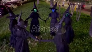 Halloween Decorations Outdoor - 3 Witches Holding Hands, Lighted Halloween Witches Garden Stake, Sound-Activated Sensor, Halloween Witches Decorations for Home Outside Yard Lawn Garden