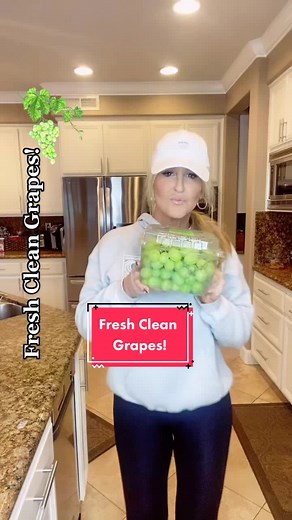 Quick and Easy Grape Cleaning Hack for the Week!
