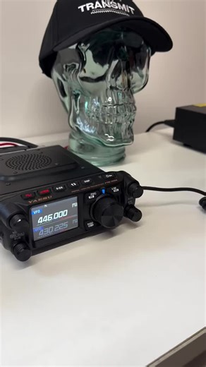 🚨 YAESU FTM-500 🚨 Unleash dual-band dominance with a razor-sharp display, broadcast-quality audio, and signal power that refuses to be ignored — this isn’t just mobile radio… it’s mobile command. 📡🔥 #FTM500 #YaesuPower #DualBandBeast #HamRadioLife #MobileCommand #BornToTransmit