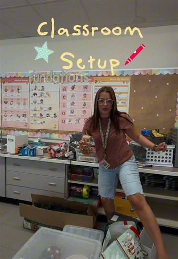 can I organize my classroom in under an hour?🤭 #teachersoftiktok #teacher #classroomsetup #backtoschool #foryoupage