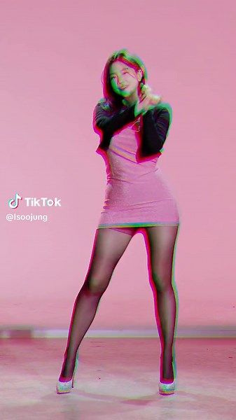 핑크핑크💕엘수정의 멋진 틱톡댄스 영상