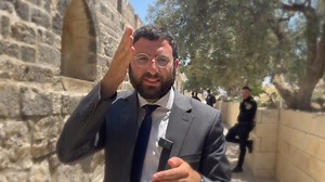 A TEMPLE MOUNT MOMENT: HEROD'S TEMPLE MOUNT EXPANSION When King Herod expanded the Temple Mount platform, he did so to the west, the north and the south, but not to the east. The reason why? The Kidron Valley. A Temple Mount Moment is the joint project of the Temple Institute and High on the Har. Temple Mount experts and co founders of High on the Har, Dr. Melissa Jane Kronfeld and Rabbi Yehuda Levi present each week fascinating facts and insights about the Temple Mount and the Holy Temple, its 