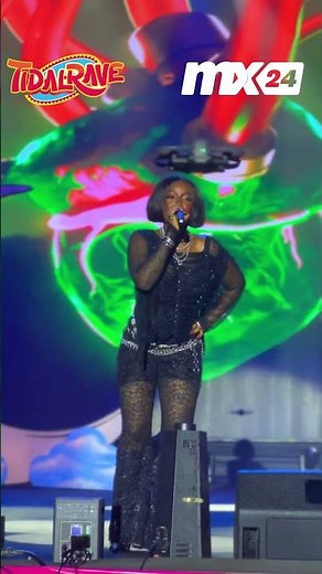 ‪@GyakieMusic‬ performs hit #RunAway, music she made with ‪@badboykhaid‬ at #TidalRave25 #mx24gh