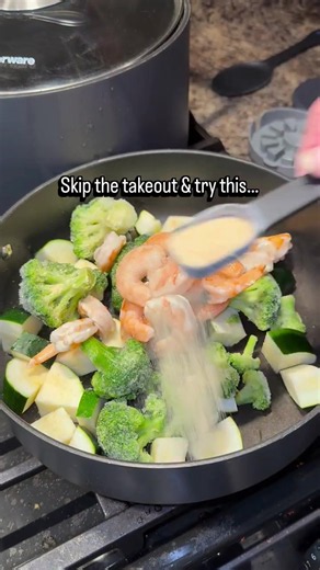 Would you this?! Here’s the recipe ⬇️ 1 cup frozen cooked shrimp (mostly defrosted) ½ bag frozen broccoli ½ red pepper (diced) 1 zucchini (diced) 1 tsp garlic powder 1 tsp onion powder ½ cup teriyaki sauce 1/4 cup coconut aminos (or soy sauce) 1 tbsp honey Olive oil ½ tbsp cornstarch spaghetti noodles (cooked) *you can use any veggies you have on hand *dont worry too much about exact measurements of sauces and seasonings it’ll be okay if it’s a little extra 1. Add olive oil to base of frying pan