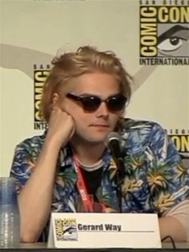 Gerard Way's Blonde Transformation: A Look at His Style