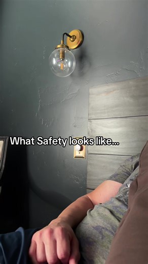 4,000 healed and counting. No meds, no magic — just truth. Crazy? Yes, but no bullshit. Sick and broken mom at 31. Healed and free mom at 40. I built my healing on what I now call The Truth Code — the five things I wish someone had told me when doctors said “this is just your life now.” 1. I stopped lying to myself about being fine. For years I told everyone I was “okay.” I wasn’t. The day I got honest — really honest — my body finally stopped fighting me. Truth invites healing. 2. I started lis