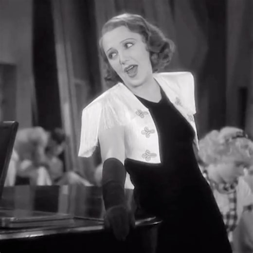 Charles Kreloff on Instagram: "#bebedaniels #birthday Bebe Daniels as Dorothy Brock singing “You’re Getting to Be a Habit with Me” in “42nd Street” (1933). Directed by Lloyd Bacon, music Harry Warren and lyrics Al Dubin. #youregettingtobeahabitwithme #42ndstreet"