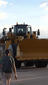 86K views · 2.4K reactions | Cats largest wheel loader the 240 tonne 995. | Awesome Earthmovers | Facebook