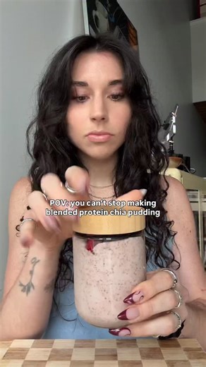 Marianna Moore on Instagram: "BLENDED RASPBERRY PROTEIN CHIA PUDDING This makes 3-4 servings Ingredients 1 cup frozen raspberries 1 1/2 cups unsweetened vanilla almond milk 1/4 cup sugar free maple syrup (or any sweetener of choice) 1/2 cup chia seeds 2 scoops vanilla protein powder Toppings: fresh raspberries and chocolate chips Instructions: 1. Add raspberries, almond milk, and maple syrup to a blender and blend until smooth. 2 Then add chia seeds and protein powder and blend again on high spe