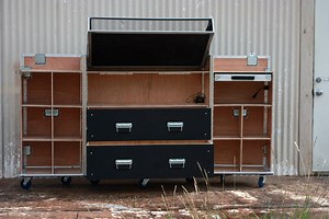 Brady Cases: Foldout Display Merch Case