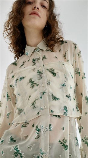 CLANE on Instagram: "⚪️CLANE25AW新作紹介LIVE 本日は8月8日(金)、12日(火)、15日(金)発売の新作をPRESSがご紹介いたします。 8月8日(金)発売 ▪️ SQUARE SLEEVE DENIM ALL IN ONE ▪️ SOFT WIDE TOPS ▪️ VELOUR SCRUNCHIES 8月12日(火)発売 ▪️ FLOWER OPAL BUSTIER SHIRTS ▪️ FLOWER OPAL PUFF ONEPIECE ▪️ HIGH WAIST STRAIGHT SATIN SKIRT 8月15日(金)発売 ▪️ BOAT NECK BACK OPEN KNIT TOPS ▪️ WIDE TUCK WORK PANTS ▪️ J&M DAVIDSON for CLANE QUIVER BUCKET MINI ACCHI158cm @acchichi_docchi HORIKOSHI166cm @hiro09180 NAKAMURA175cm @stk0518 #clane #新作 #25AW #クラネ"