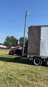 Unloading the “Wild Goose Chase” 12,000 lb. Farm Stock pulling tractor in Madison, IN! | BB Pulling Videos