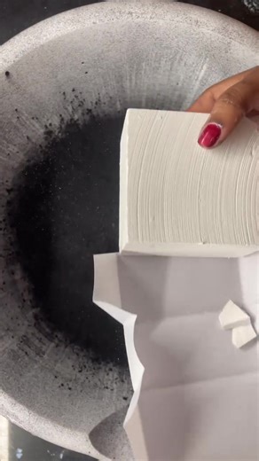 Satisfying ASMR with Gym Chalk and Water Crush