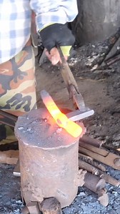 Forging a crowbar hammer from bolt #metalworks #blacksmith | METAL WORKS