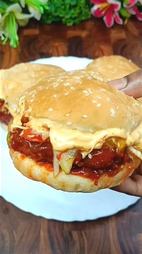 Korean Style Spicy Paneer Burger🍔#shorts#recipe#burger#food #burgerrecipe #KoreanBurger#shortsfeed