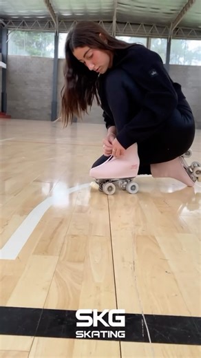 SKATING SKG | Patines Profesionales Nacionales e Italianos on Instagram: "Cubrebotas Skg 100% Neoprene color nude los más lindos para entrenar⚡️ 🛼 @umawolff_ ☑️ Gruesos y resistentes ☑️ No manchan tus botas ☑️ Cierre frontal 📍Encontrálos en Skating (Av Monroe 1710) Buenos Aires, Caba y en 🛜 www.skating.com.ar 📦 Envíos a todo el país . . #patinartistico #cubrebotas #neoprene #patinesprofesionales #cubrepatines #fundasparapatin #skating #rollskater #sk8 #skatelife #loveskating #skg #world #ama