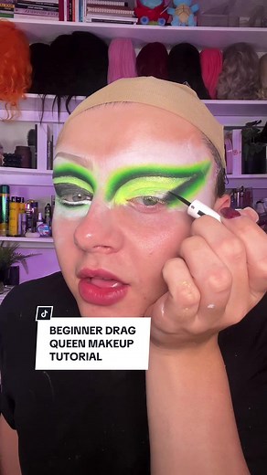 Beginner Drag Queen Eyeshadow Tutorial for Vibrant Looks
