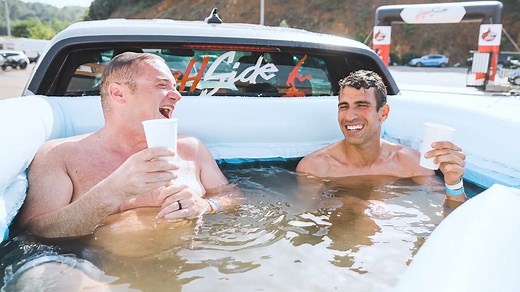 C'était notre premier événement et ça ressemblait à ça 😍 : du roulage sur piste, un stage de maxi-trail, du perfectionnement à la conduite, des belles routes... Et d'innombrables sourires et bons moments ! On remet ça les 3, 4 et 5 juin 2022, toujours au Pôle Mécanique Alès Cévennes, mais en passant à la vitesse supérieure : possibilité de venir en tant que Visiteur, village exposants, essais de motos constructeur, concerts... Toutes les infos sont ici : https://www.billetweb.fr/high-side-ride-