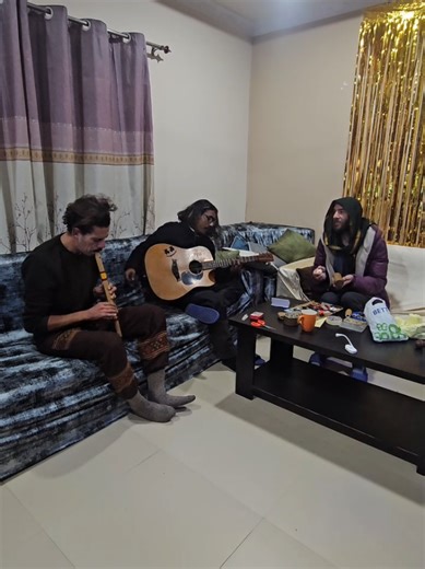 MERRY CHRISTMAS !!! Too cold to go out? Well, you can bring over your musical instruments and huddle together in a cozy lounge jamming the day away with your friends. Enjoy music and stay warm at the villa with coffee, toast and ramen. Call/Whatsapp 9767456098 to book special winter-day lounge music sessions. #music #jam #christmas #mahendranagar #simsarvillamahendranagar