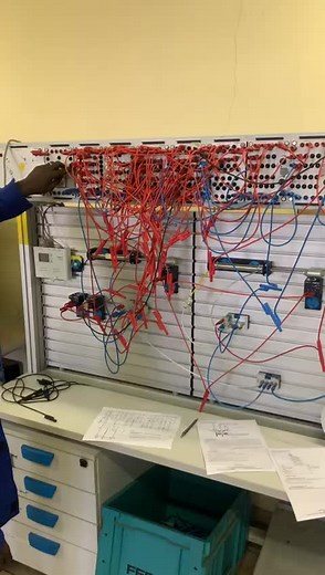 Cablage Pneumatique et Électrique : Automatisme Industriel