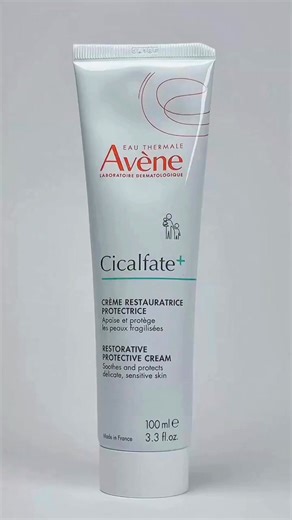 Meet your skin’s recovery hero. Avène Cicalfate Restorative Protective Cream helps: ✔️ Soothe irritation and calm discomfort ✔️ Support skin repair and protection ✔️ Keep sensitive skin balanced and healthy Use it after treatments, on dry patches, or whenever your skin feels fragile. Gentle, fragrance-free, and backed by Avène Thermal Spring Water. 🛍 Shop Cicalfate at lebeautyclub.co.za | Eau Thermale Avène