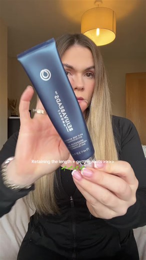 A STAPLE girls.. it works as a magnet for your split ends 🧲🌱