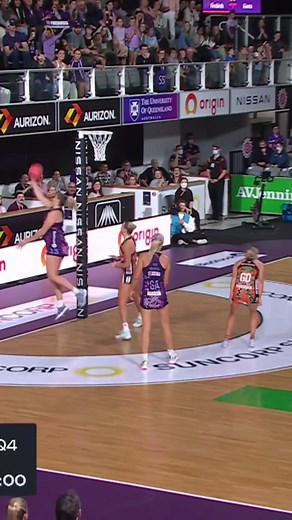 Donnell’s hidden talent 👀 #hoops #netball