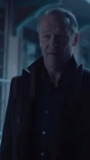 Ian Glen's Emotional Batman Scene in Titans