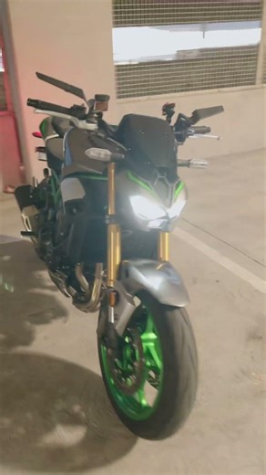 2025 Kawasaki Z900 SE exhaust sound