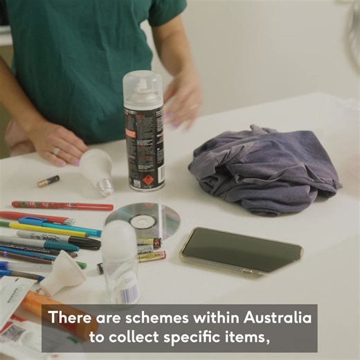 Which bin do I put my recycling in? 🤯 The answer often isn't clear - but it doesn't have to be complicated! We have put together this handy Murdoch Minutes video to explain you exactly how to recycle properly, check it out here: | Murdoch University