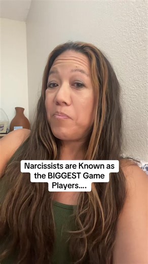 Understanding Narcissists: Red Flags and Game Playing