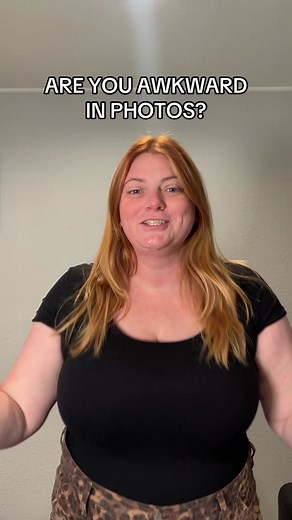 Replying to @madamepinkdoll 4 EASY HAND POSES | Awkward in photos? No idea what to do with your hands? Try out these 4 easy poses you can do wearing pants… 1. Loop your thumbs through your front belt loops. Relax your fingers. 2. Place your thumbs in your front pockets and let your fingers relax to the side. 3. Place your fingers right above your belt loops and pretend to “pull up” your pants. 4. Rest your hands in your back pockets with your elbows to your sides. - #h#howtoposep#posingideash#ha