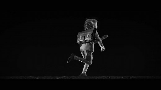 《Run Boy Run》◎Woodkid◎[Official Music Video]