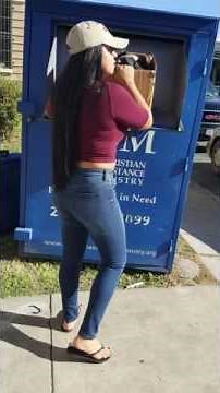 HER PANTS SPLIT IN THE crotch WATCH