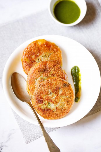 Aloo Tikki Recipe (Indian Potato Patties)