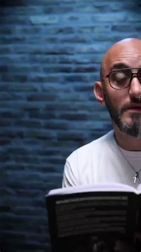 Gonzalo Romero ( El Pela ) on Instagram: "Te bajo la luna... #BastaDeAmoresDeMi3rda 🔥YA SALIÓ EL 7MO LIBRITO PEDILO EN MI TIENDA🔥 📲 www.elpelalibros.com.ar o en el link de mi Bio 👆🏼 ❤ Basta de amores de mi3rda 1, 2, 3, 4, 5, 6 y 7 por separado o en combo con descuento!!! Próximas charlitas 🔥 🇦🇷ARGENTINA🇦🇷 ❤️‍🔥 RÍO GRANDE - 30 de Octubre (Casa de La Cultura) ❤️‍🔥 USHUAIA - 31 de Octubre (Centro Cultural Esther Fadul) ❤️‍🔥 RÍO GALLEGOS - 1 de Noviembre (Teatro Obispado) ❤️‍🔥 EL CALAF