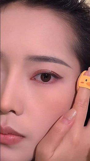 Simple Eye Makeup Tutorial for Beginners | Easy Everyday Eye Makeup Look#shorts #eyemakeup #trending