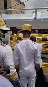 Give your loved ones a befitting burial package this is example of what i mean demn casket sweet | Amaefule Michael Chidiebere