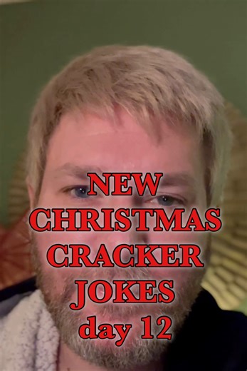 Some late night cracker action for you#jokes #christmas #cracker | Mark Nelson