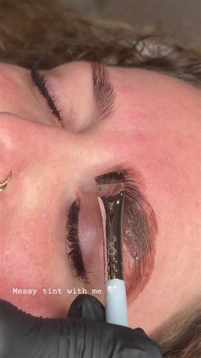Master the Art of Messy Brow Tinting